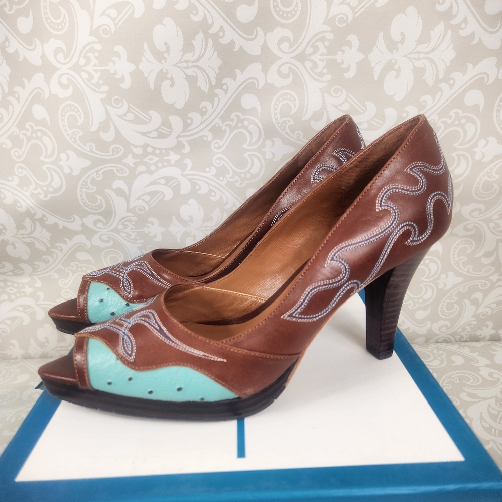 NIB Y Knot "Unbridled Remuda Style Turquoise/ Brown Peep Toe Platform Heels